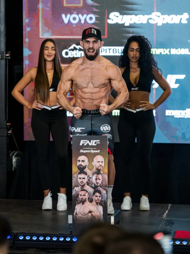 Ljepotice FNC-a u centru pažnje na spektaklu u Slavonskom Brodu: Mina i Anđela mamile uzdahe