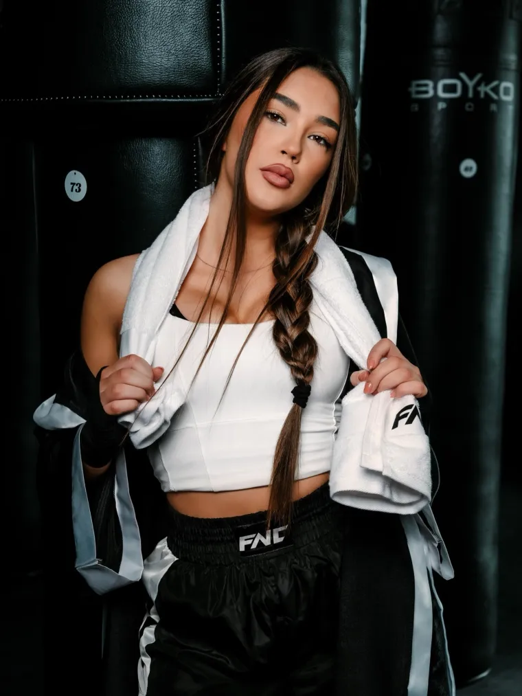 Ljepotice FNC-a u centru pažnje na spektaklu u Slavonskom Brodu: Mina i Anđela mamile uzdahe