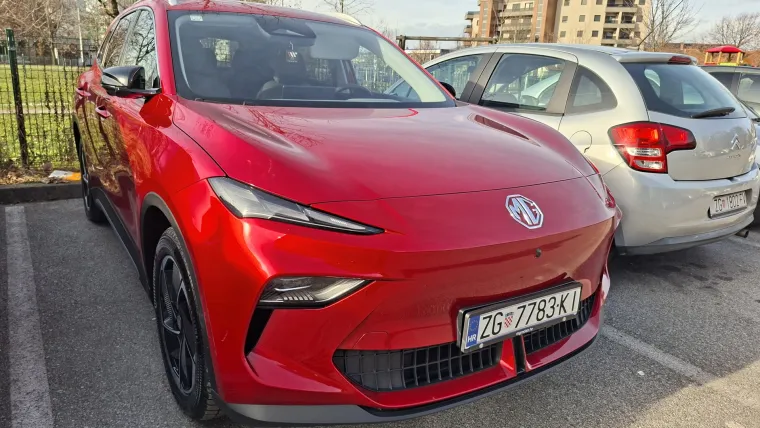 Novi SUV cilja na obitelj i brzo uđe pod kožu: A kad stisnete gas, ostali nijemo gledaju