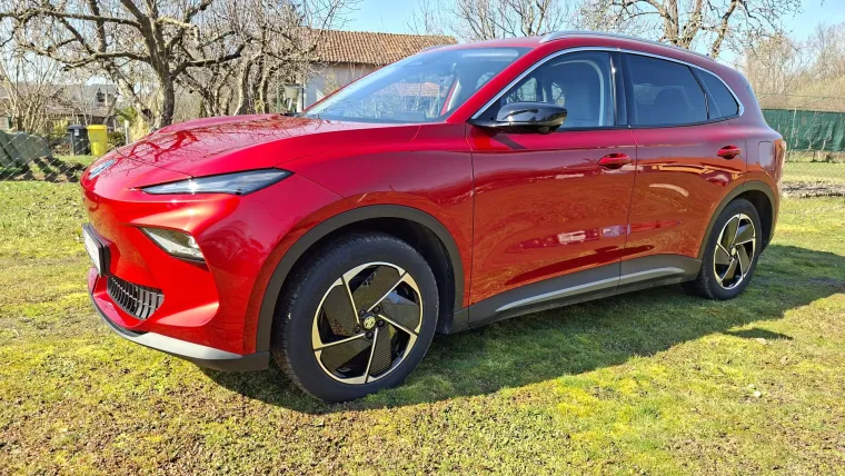 Novi SUV cilja na obitelj i brzo uđe pod kožu: A kad stisnete gas, ostali nijemo gledaju