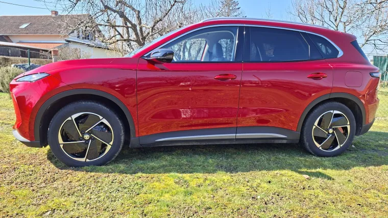 Novi SUV cilja na obitelj i brzo uđe pod kožu: A kad stisnete gas, ostali nijemo gledaju