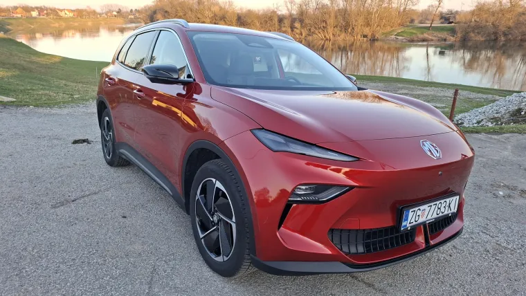 Novi SUV cilja na obitelj i brzo uđe pod kožu: A kad stisnete gas, ostali nijemo gledaju