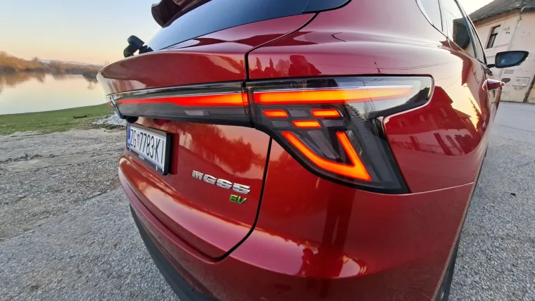 Novi SUV cilja na obitelj i brzo uđe pod kožu: A kad stisnete gas, ostali nijemo gledaju