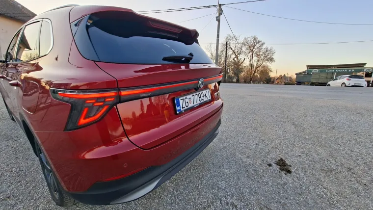 Novi SUV cilja na obitelj i brzo uđe pod kožu: A kad stisnete gas, ostali nijemo gledaju