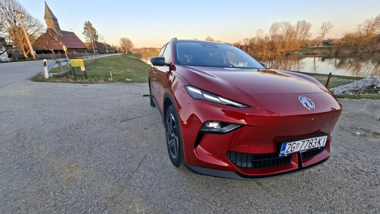 Novi SUV cilja na obitelj i brzo uđe pod kožu: A kad stisnete gas, ostali nijemo gledaju