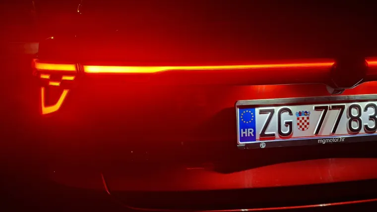 Novi SUV cilja na obitelj i brzo uđe pod kožu: A kad stisnete gas, ostali nijemo gledaju