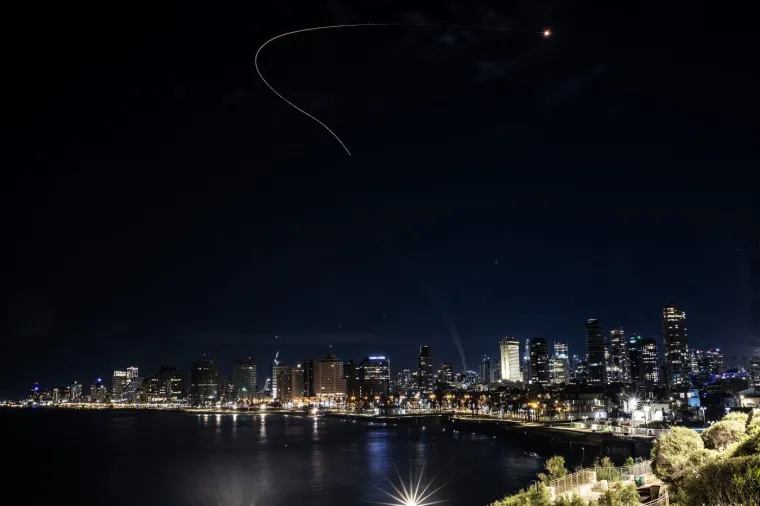 Nebo je noćas gorjelo iznad Izraela, pogođeno i američko veleposlanstvo u Kuvajtu