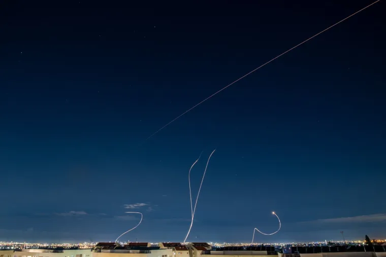 Nebo je noćas gorjelo iznad Izraela, pogođeno i američko veleposlanstvo u Kuvajtu