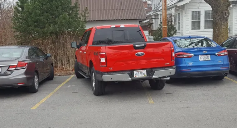 Ovi ljudi definitivno zaslužuju nagradu za najgore parkiranje ikad: Neki su ba&scaron; po&scaron;teno fulali