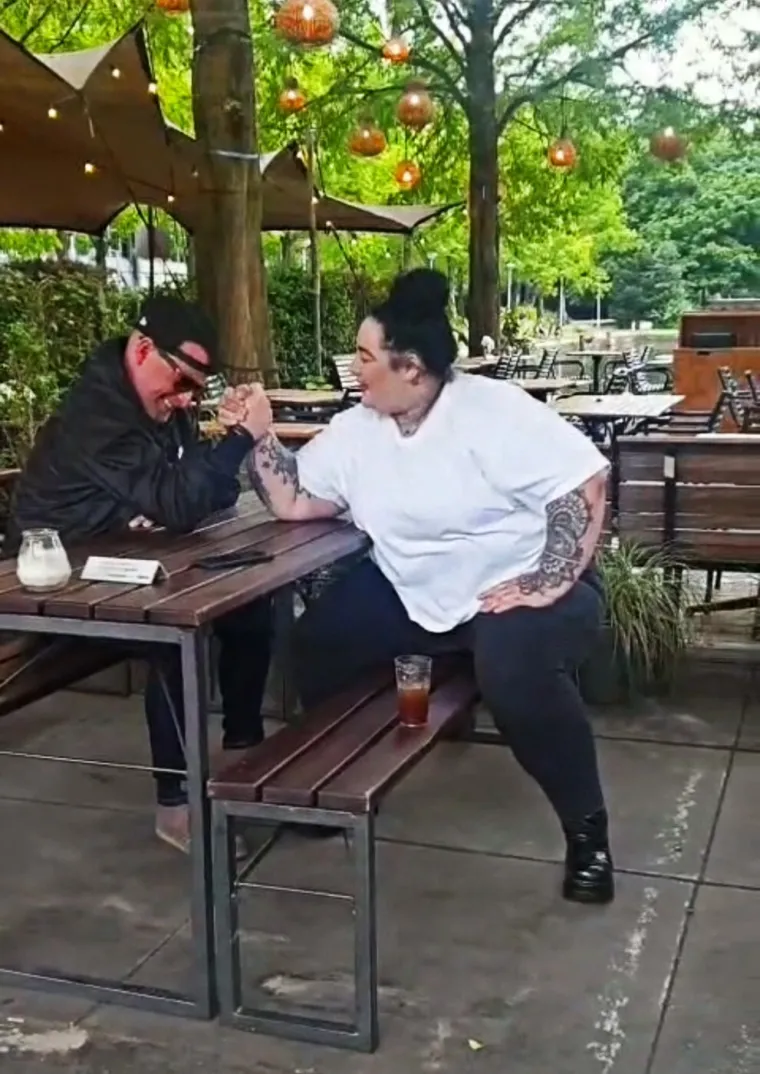 Diže utege kao čačkalice, za razbijanje nema milosti: Zovu je žena Hulk, a ovako je izgledala prije