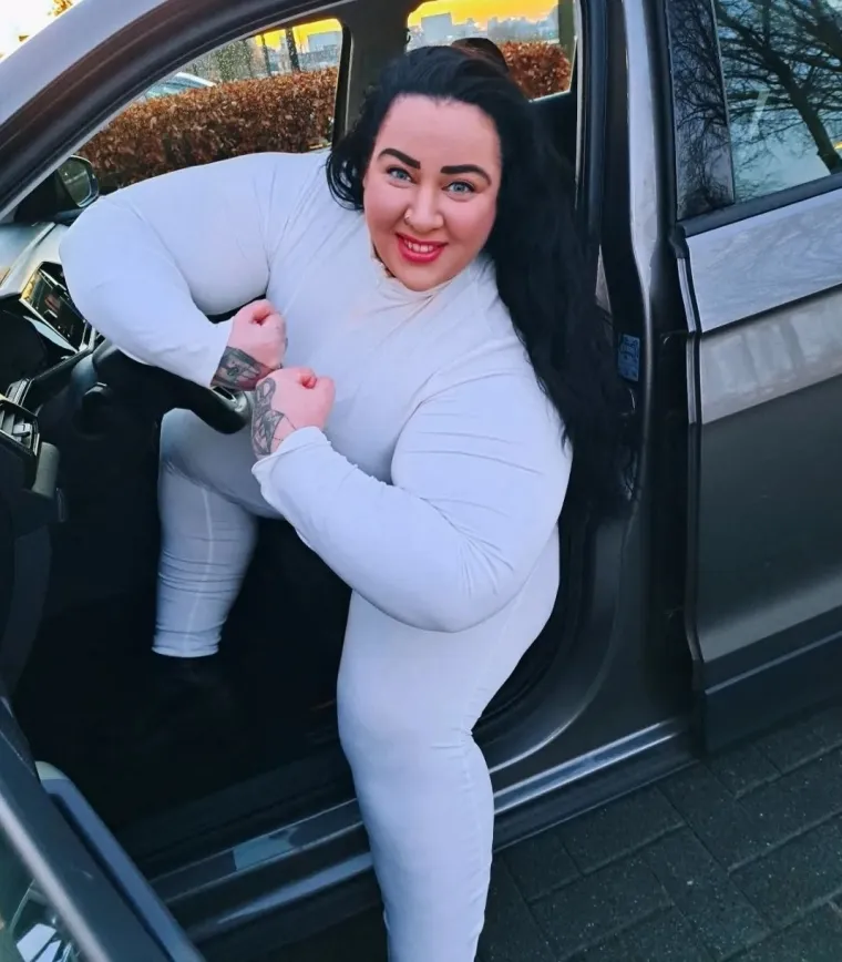 Diže utege kao čačkalice, za razbijanje nema milosti: Zovu je žena Hulk, a ovako je izgledala prije