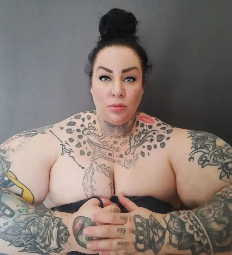 Diže utege kao čačkalice, za razbijanje nema milosti: Zovu je žena Hulk, a ovako je izgledala prije