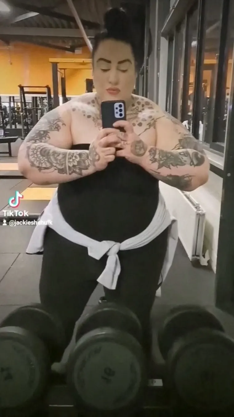 Diže utege kao čačkalice, za razbijanje nema milosti: Zovu je žena Hulk, a ovako je izgledala prije