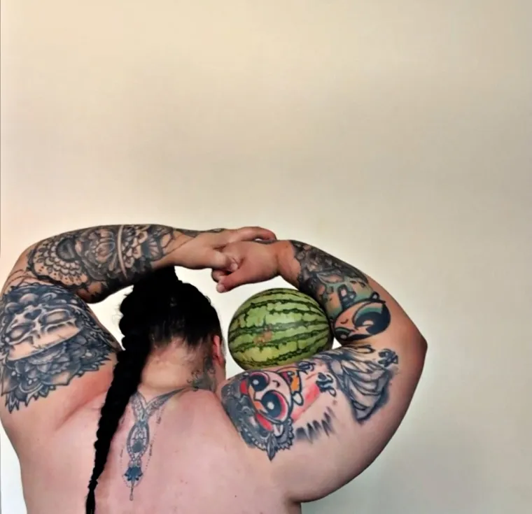 Diže utege kao čačkalice, za razbijanje nema milosti: Zovu je žena Hulk, a ovako je izgledala prije