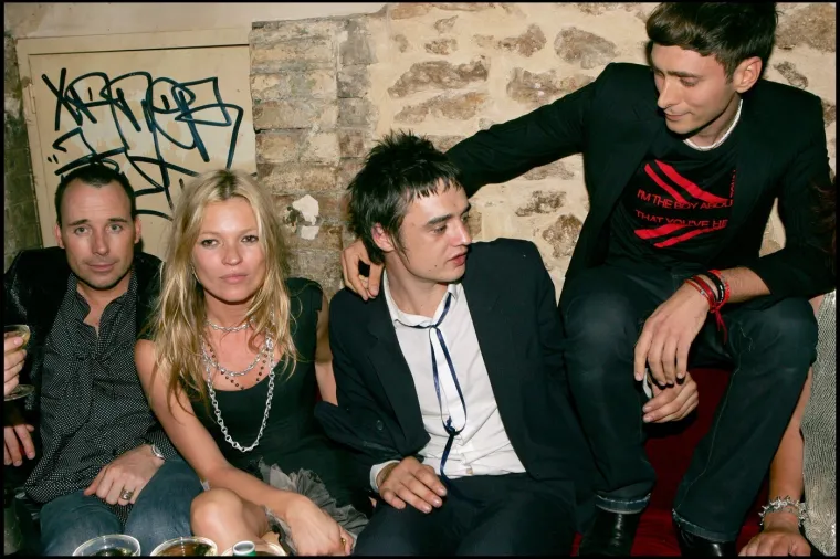 Ljubav, kokain i potpuni kaos: Ovo je priča o Kate i Peteu, IT paru 2000-ih