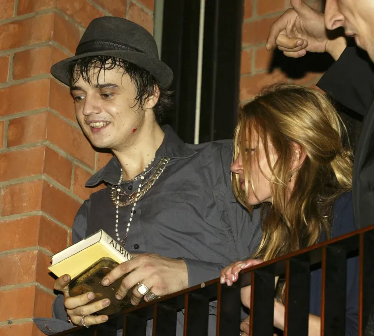 Ljubav, kokain i potpuni kaos: Ovo je priča o Kate i Peteu, IT paru 2000-ih