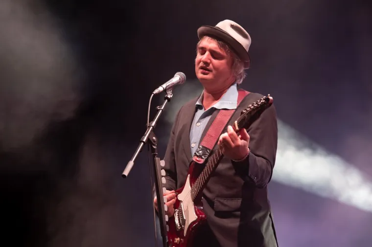 Ljubav, kokain i potpuni kaos: Ovo je priča o Kate i Peteu, IT paru 2000-ih