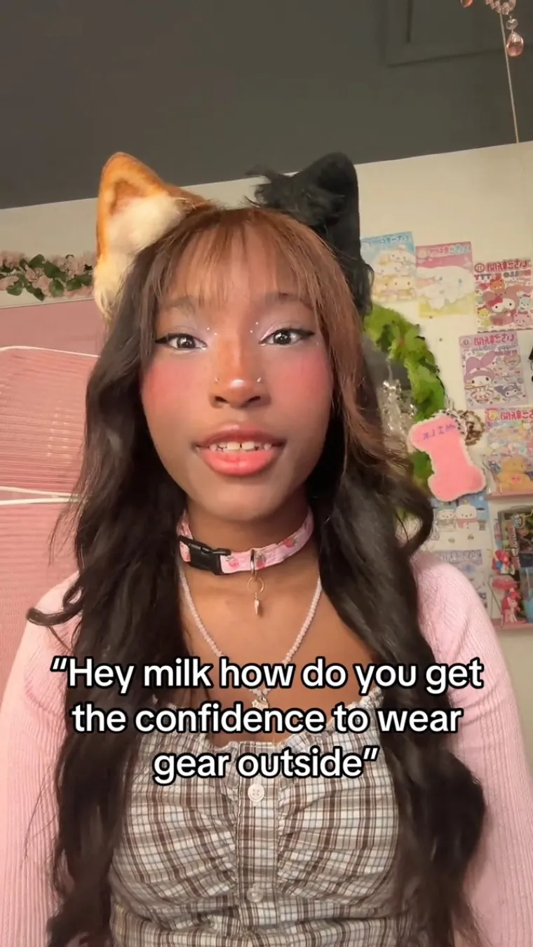 Laje i izvodi trikove za poslasticu: Ova žena identificira se kao pas i na to tro&scaron;i ogromne iznose