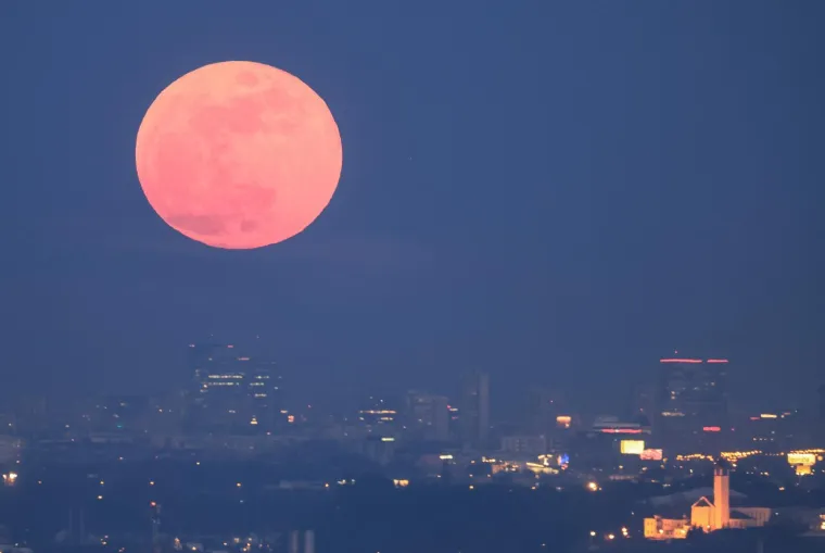 Pogledajte spektakularne prizore krvavog Mjeseca diljem Hrvatske i svijeta