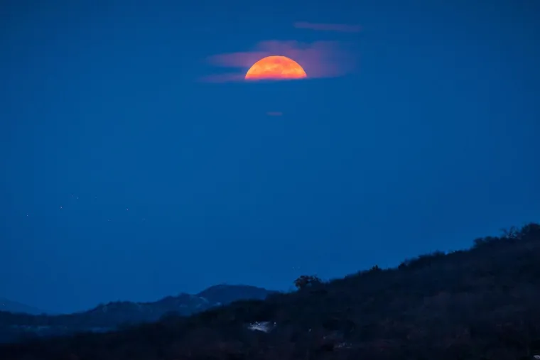Pogledajte spektakularne prizore krvavog Mjeseca diljem Hrvatske i svijeta