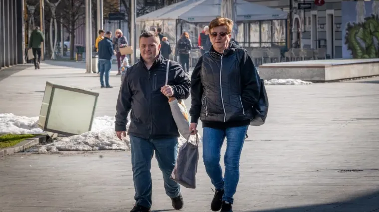 Dvije plavu&scaron;e zasjale na &scaron;pici: Usklađene kombinacije ukrale svu pažnju