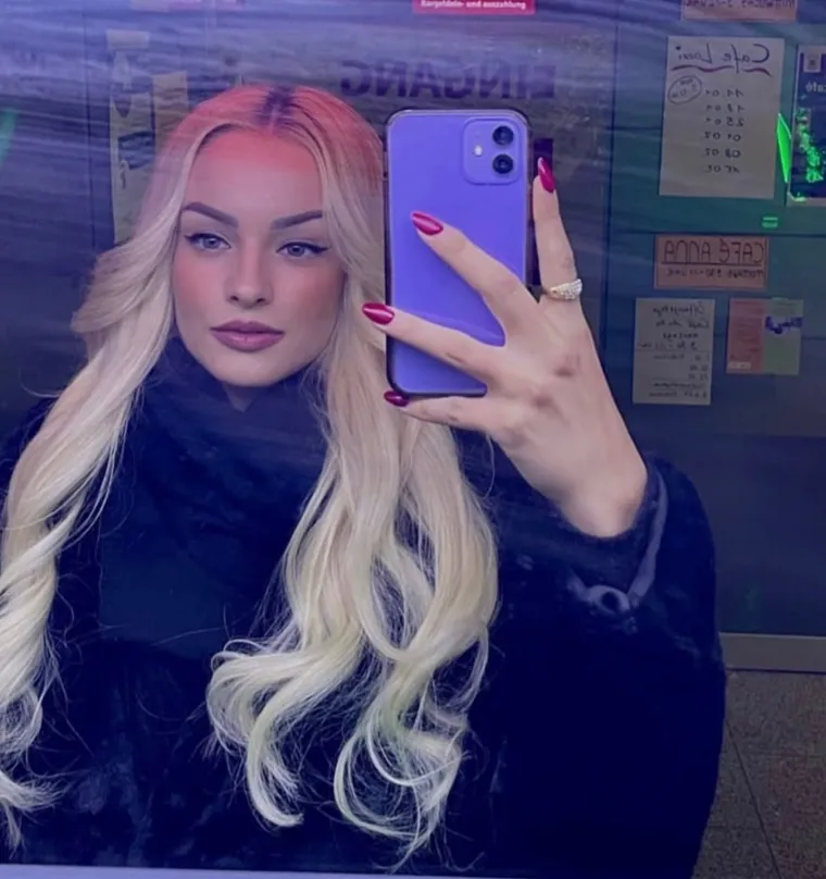 Tko je očaravajuća stjuardesa koja već ima povijest s Karlom u 'Gospodinu Savr&scaron;enom'?