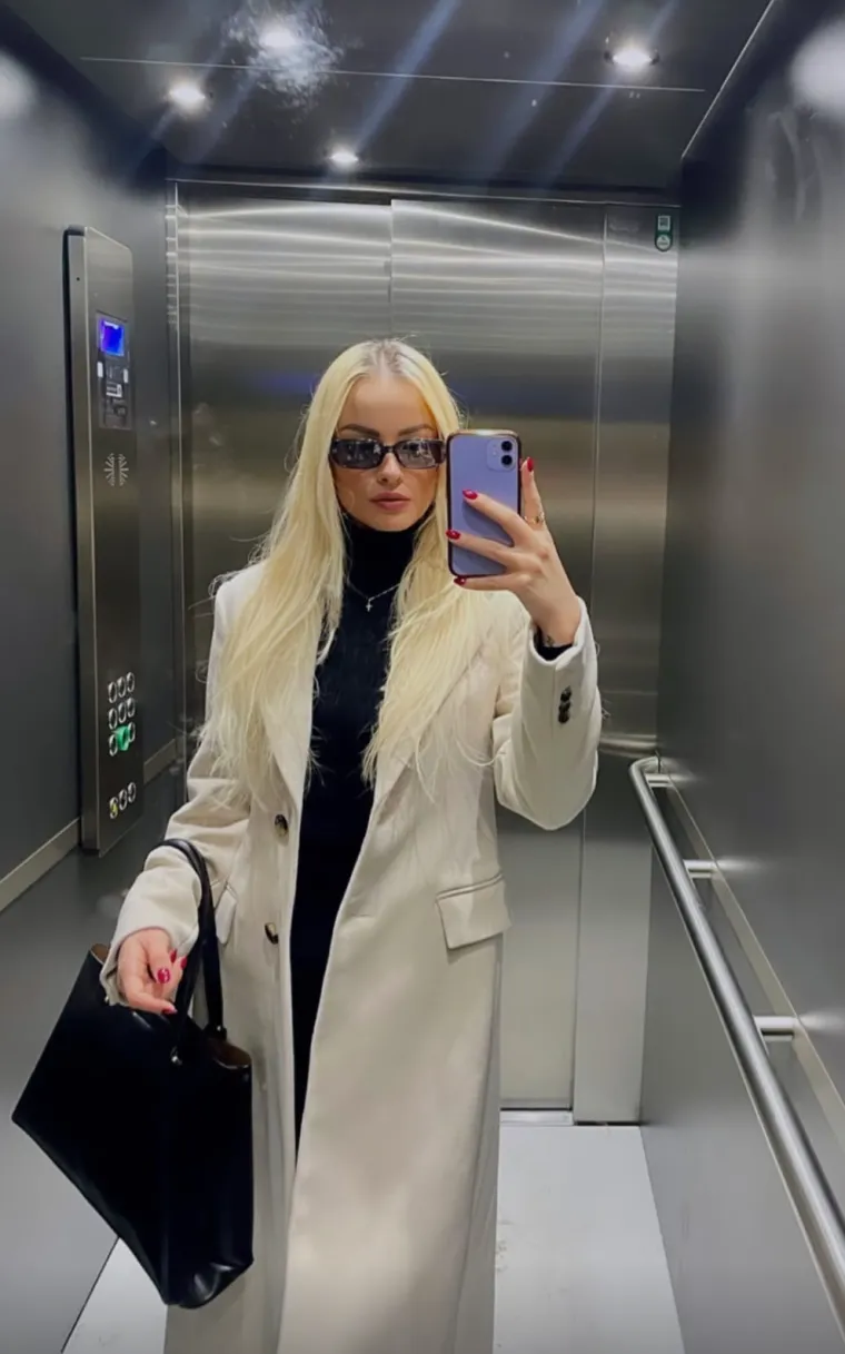 Tko je očaravajuća stjuardesa koja već ima povijest s Karlom u 'Gospodinu Savr&scaron;enom'?