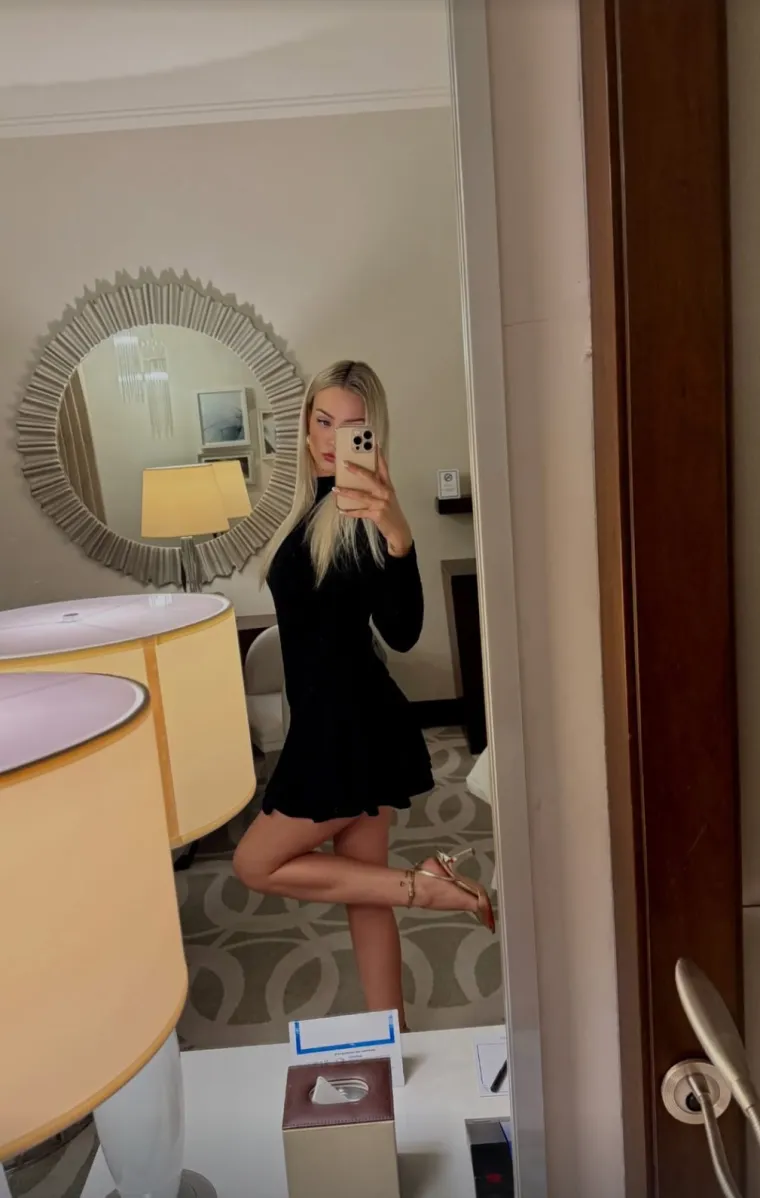 Tko je očaravajuća stjuardesa koja već ima povijest s Karlom u 'Gospodinu Savr&scaron;enom'?