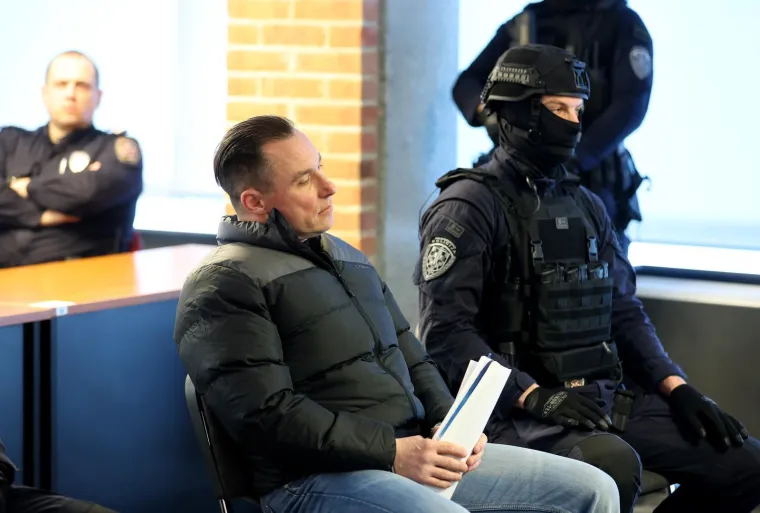 Zalizana kosa i pogled hladnokrvnog ubojice: 'Sisačkog monstruma' na sud doveli do zuba naoružani policajci