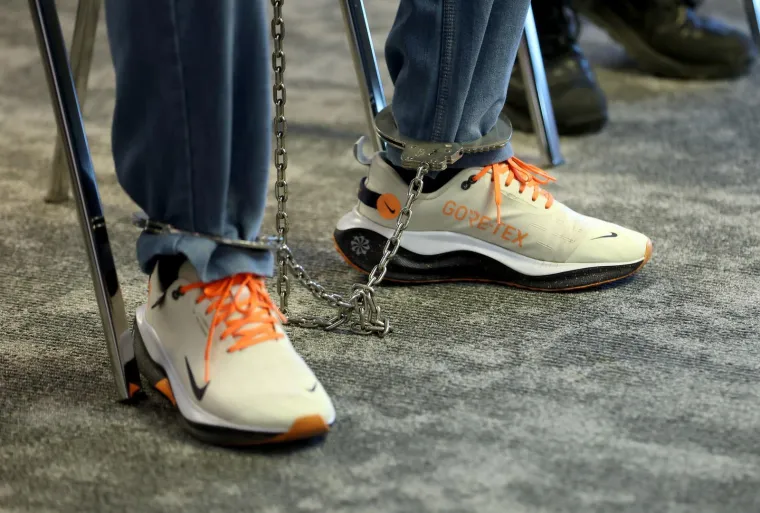 Zalizana kosa i pogled hladnokrvnog ubojice: 'Sisačkog monstruma' na sud doveli do zuba naoružani policajci