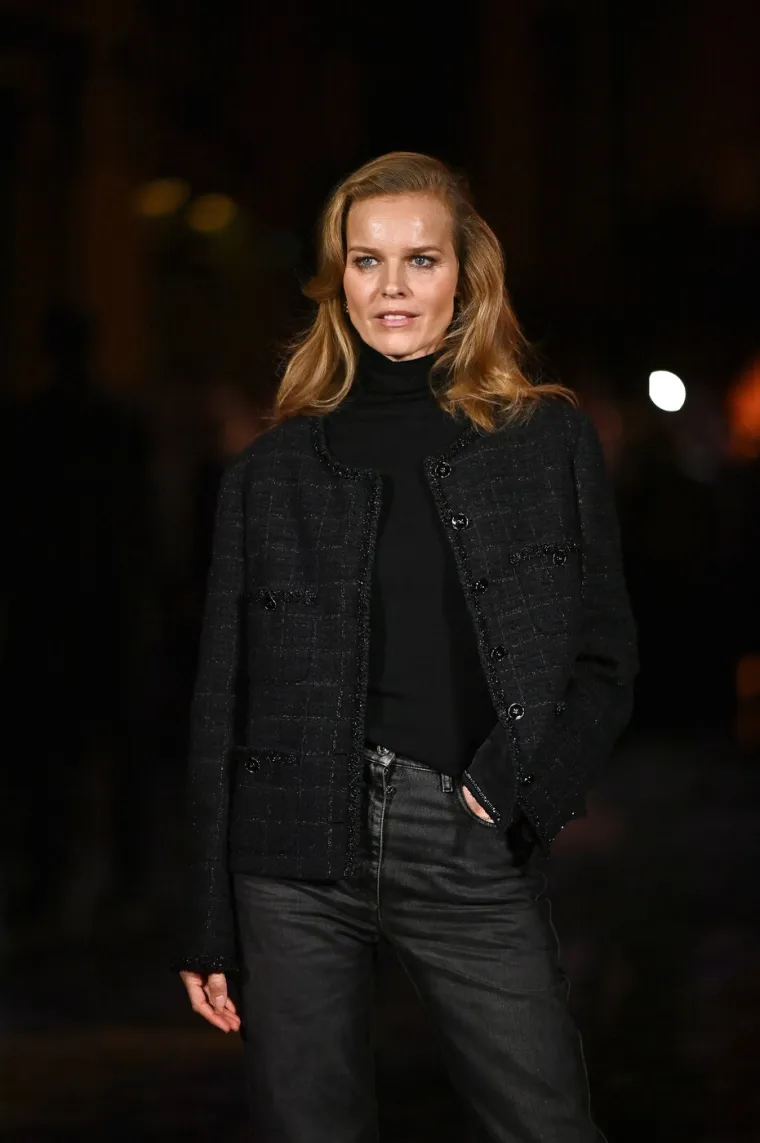 Dekolteom uzrokovala prometne nesreće? Slavna Eva Herzigova i danas zrači surovom privlačno&scaron;ću