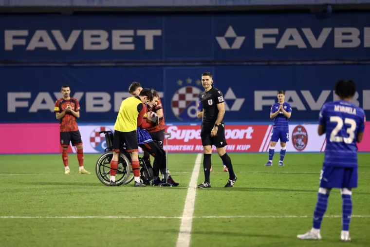 Utakmica Dinama protiv četvrtoliga&scaron;a imala dirljiv početak, a pazite kako izgleda južna tribina