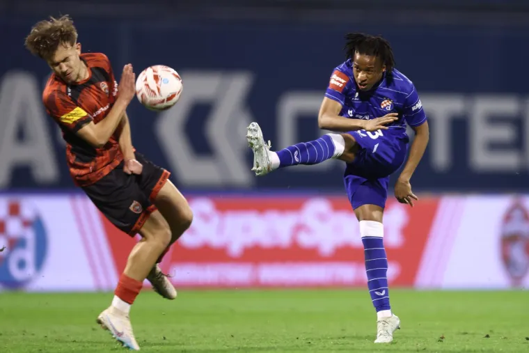 Utakmica Dinama protiv četvrtoliga&scaron;a imala dirljiv početak, a pazite kako izgleda južna tribina