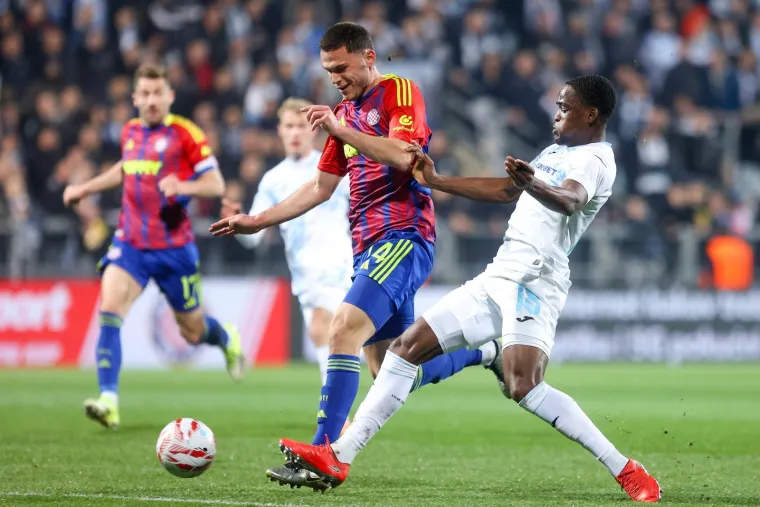 'Rat' na Rujevici: Pogledajte na &scaron;to liči okr&scaron;aj Rijeke i Hajduka, iskre frcaju na sve strane