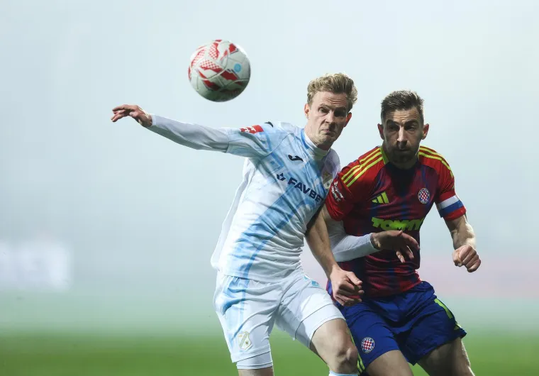 &Scaron;ok i nevjerica: Splićani poraženi u derbiju, Torcida bakljadom okrenula leđa svojim igračima