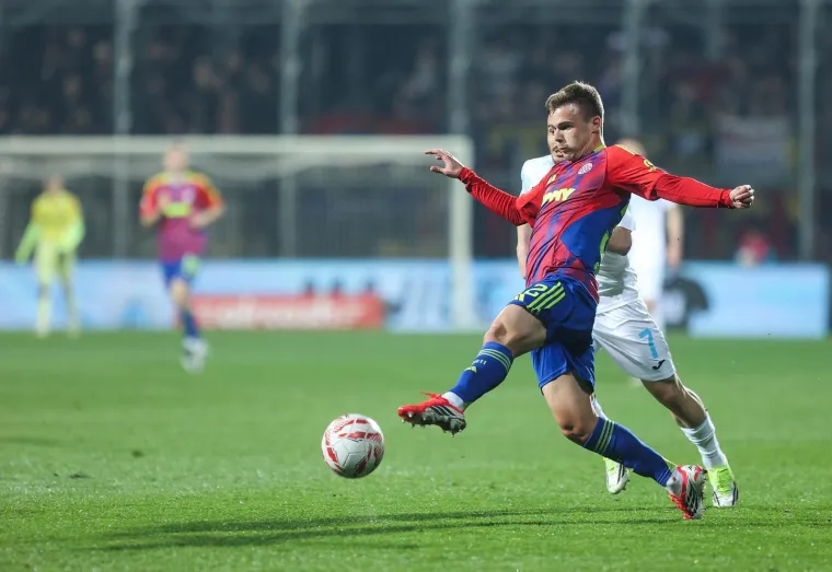 &Scaron;ok i nevjerica: Splićani poraženi u derbiju, Torcida bakljadom okrenula leđa svojim igračima