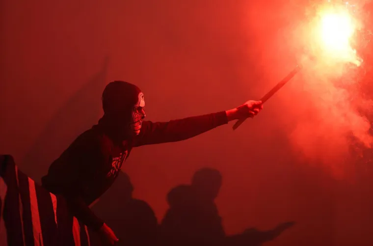 &Scaron;ok i nevjerica: Splićani poraženi u derbiju, Torcida bakljadom okrenula leđa svojim igračima