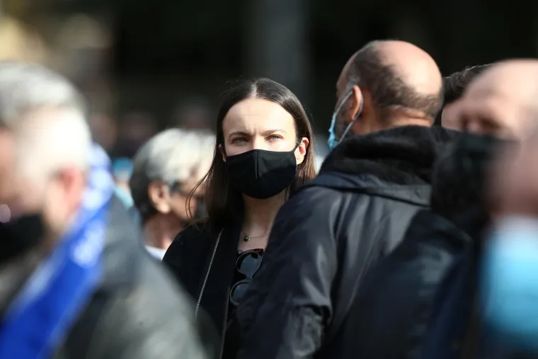 Nitko nije mogao sakriti tugu: Niko Kranjčar u zagrljaju Zrinke Cvite&scaron;ić u suzama ispratio oca