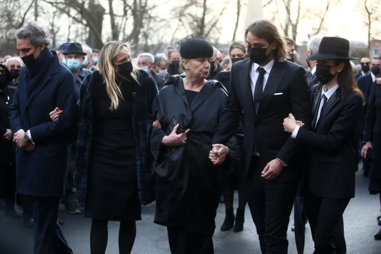 Nitko nije mogao sakriti tugu: Niko Kranjčar u zagrljaju Zrinke Cvite&scaron;ić u suzama ispratio oca