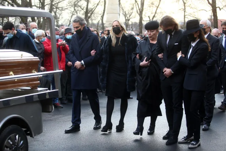 Nitko nije mogao sakriti tugu: Niko Kranjčar u zagrljaju Zrinke Cvite&scaron;ić u suzama ispratio oca