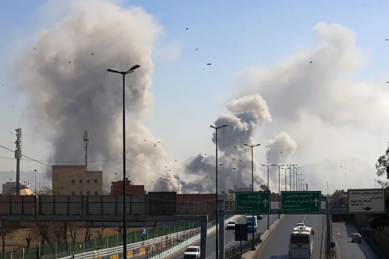 Kao da ih je sravnio potres... Pogledajte kako danas izgleda Teheran