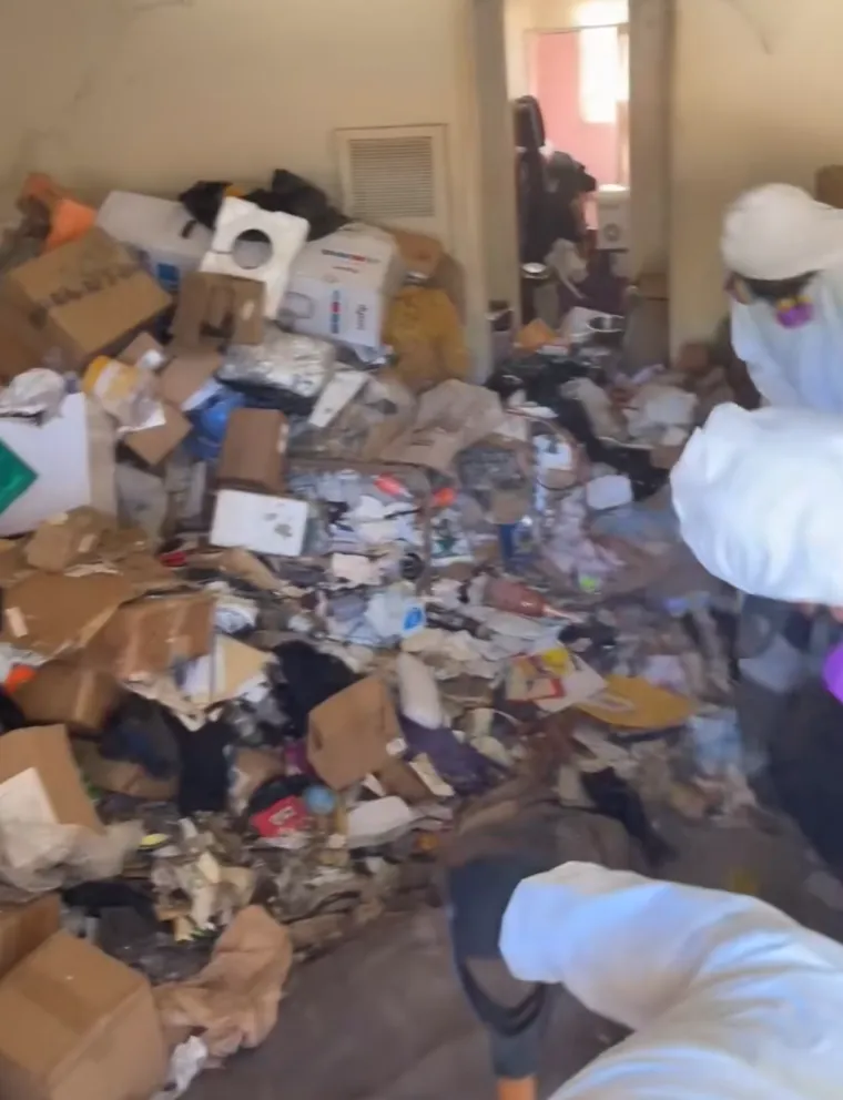 Mladi čistač od prostorija natrpanih smećem do stropa stvara čuda: Rezultati su impresivni