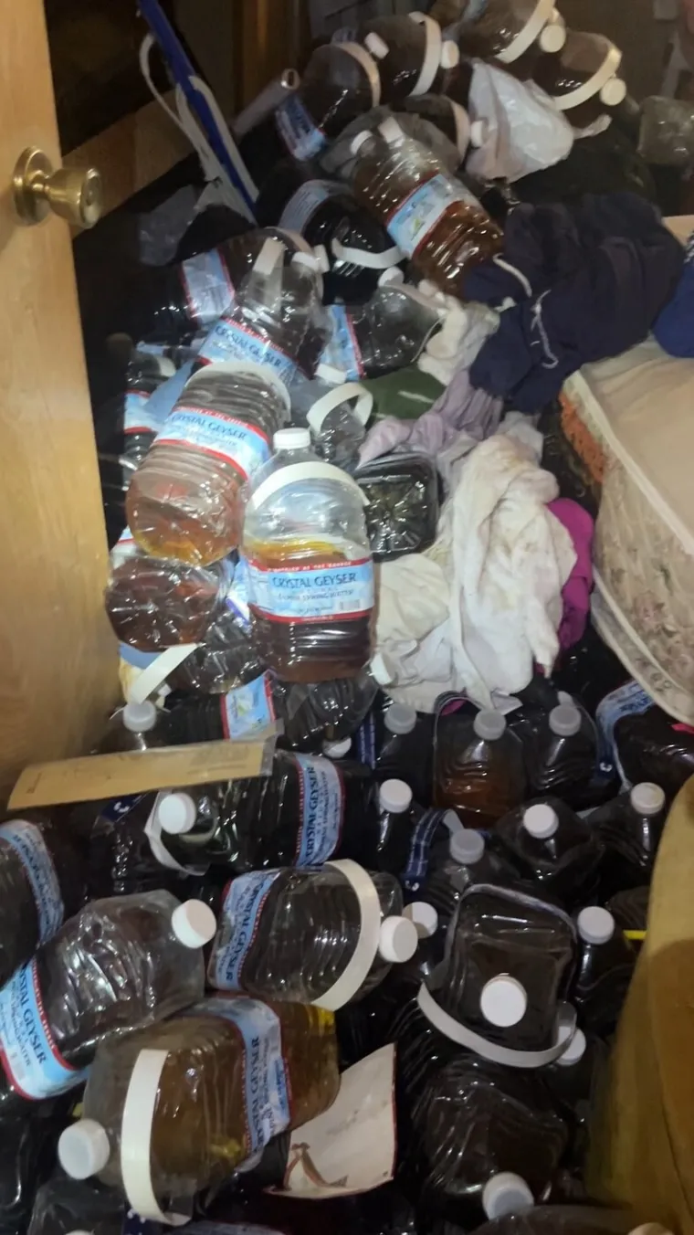 Mladi čistač od prostorija natrpanih smećem do stropa stvara čuda: Rezultati su impresivni