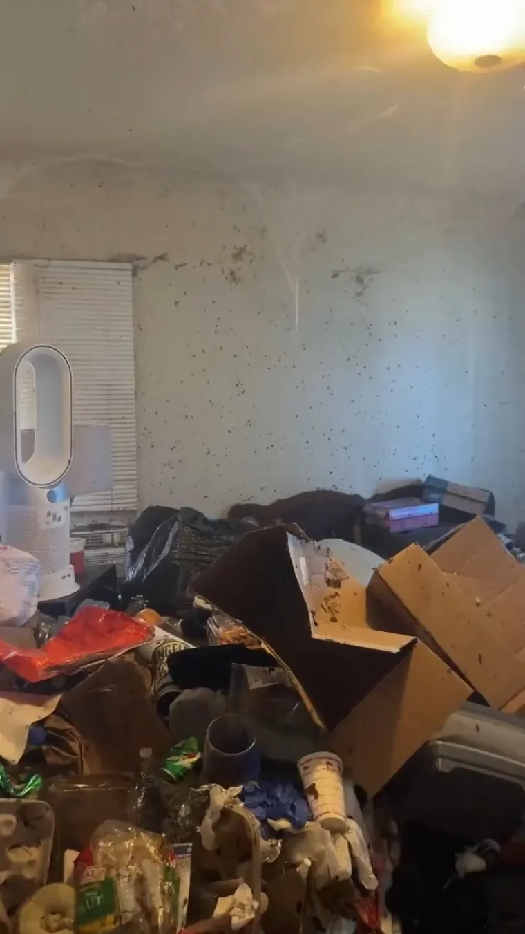 Mladi čistač od prostorija natrpanih smećem do stropa stvara čuda: Rezultati su impresivni