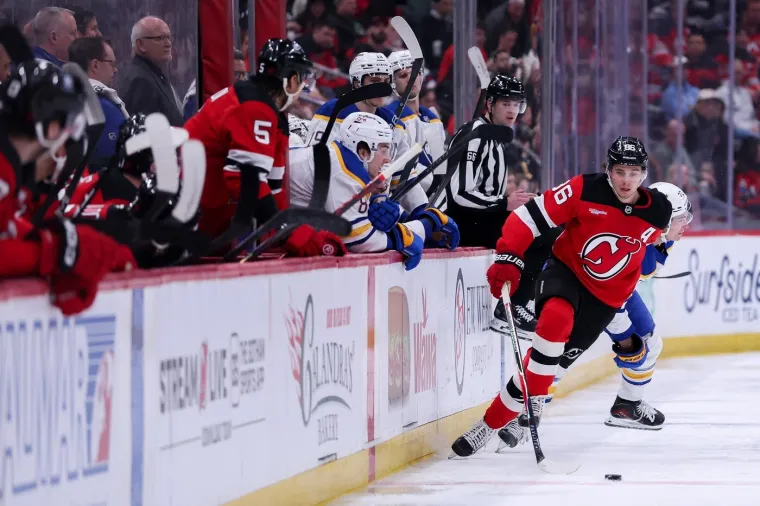 Zlatni olimpijac bez zubi ljubi zanosnu pjevačicu koja plijeni glasom i tijelom