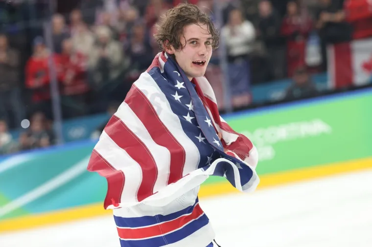 Zlatni olimpijac bez zubi ljubi zanosnu pjevačicu koja plijeni glasom i tijelom