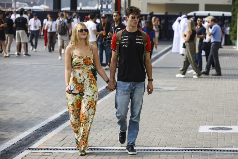 One kradu pažnju u 'paddocku': Evo kako izgledaju zgodne partnerice vozača Formule 1