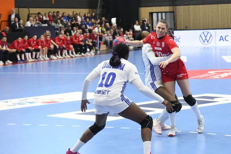 Jandroković navijao za rukometa&scaron;ice i ukrao show: Koga je to izgrlio?