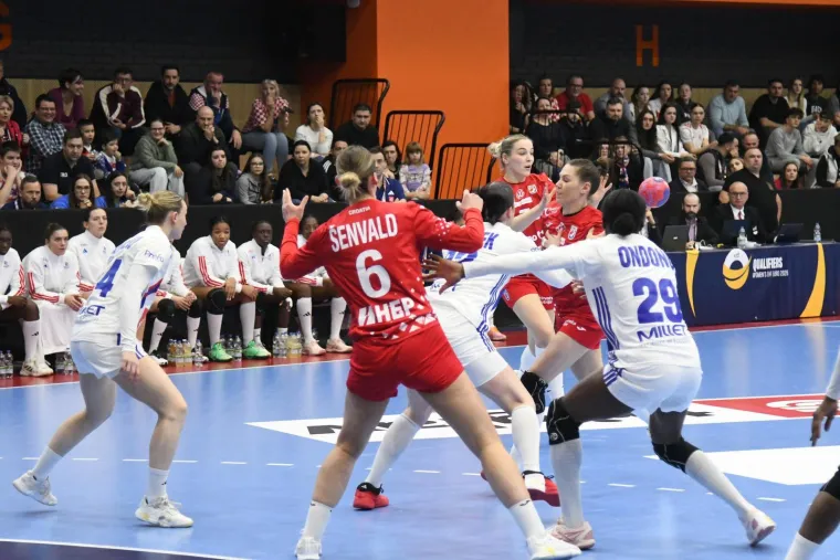 Jandroković navijao za rukometa&scaron;ice i ukrao show: Koga je to izgrlio?