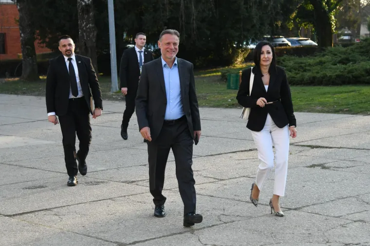 Jandroković navijao za rukometa&scaron;ice i ukrao show: Koga je to izgrlio?